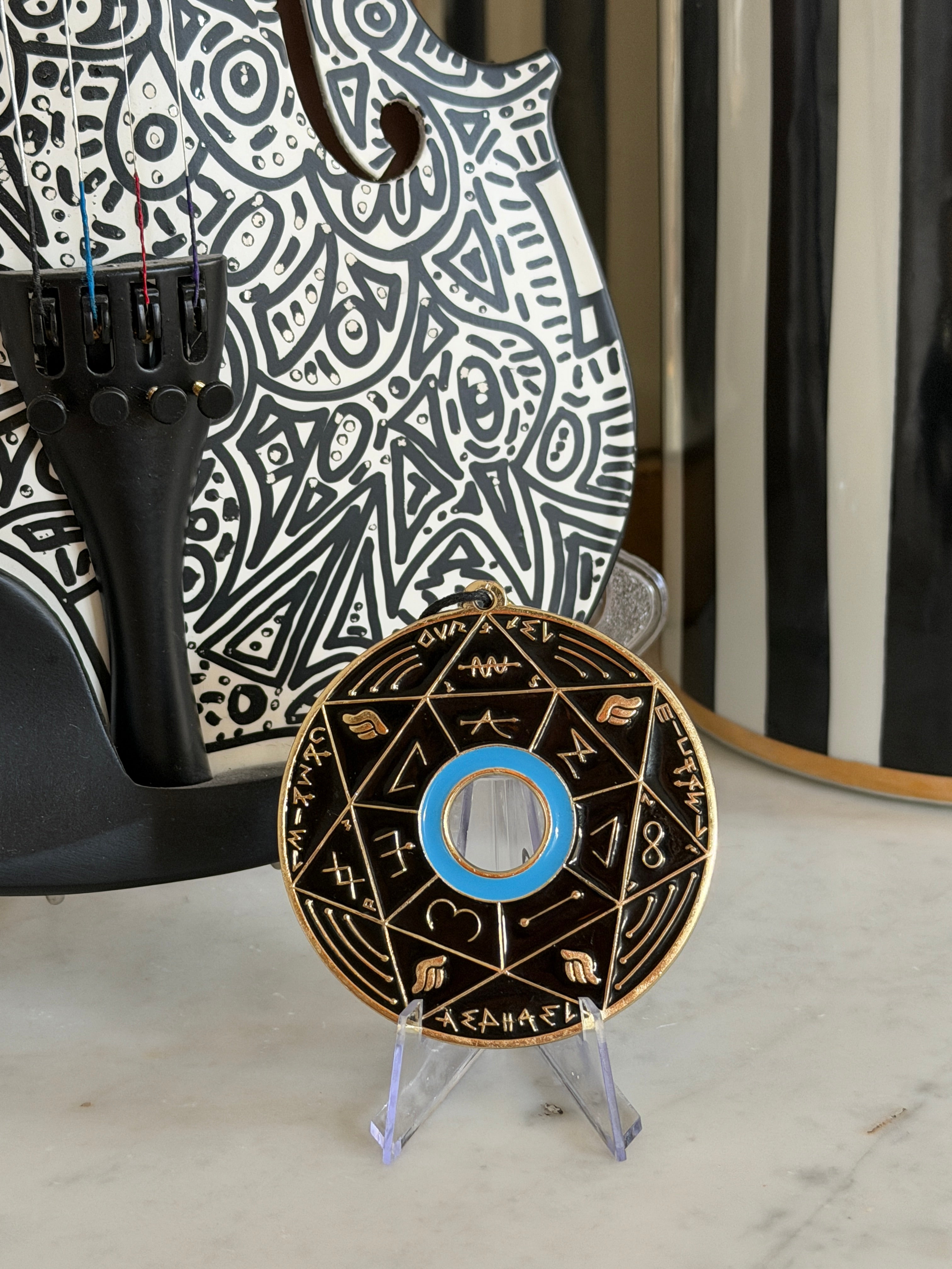 Chevalet Pentacle TRINITY Black & Gold - La Roue des 7 Sceaux - Édition signée de la main de LA CONNAISSANCE - Limited Edition