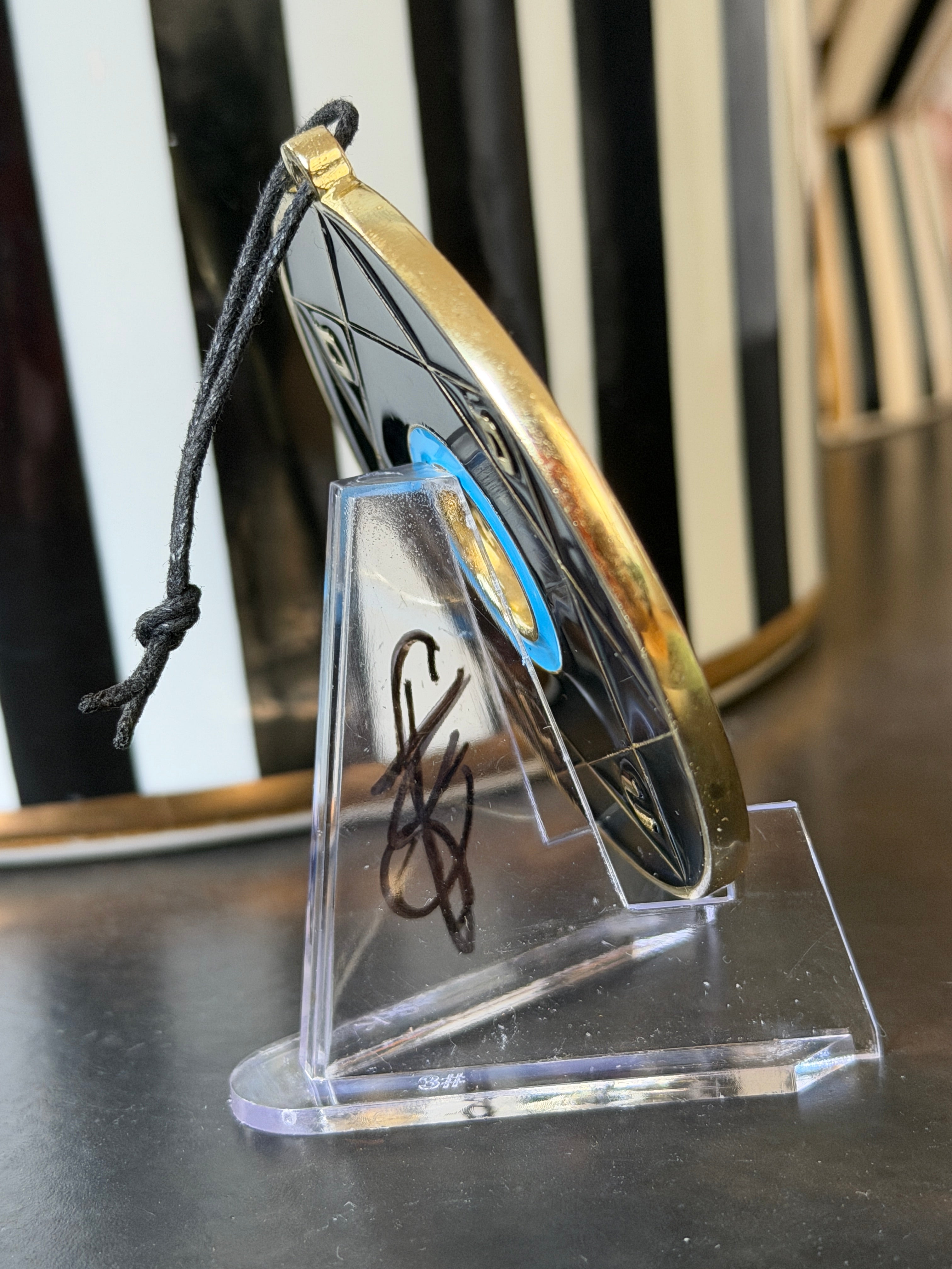 Chevalet Pentacle TRINITY Black & Gold - La Roue des 7 Sceaux - Édition signée de la main de LA CONNAISSANCE - Limited Edition