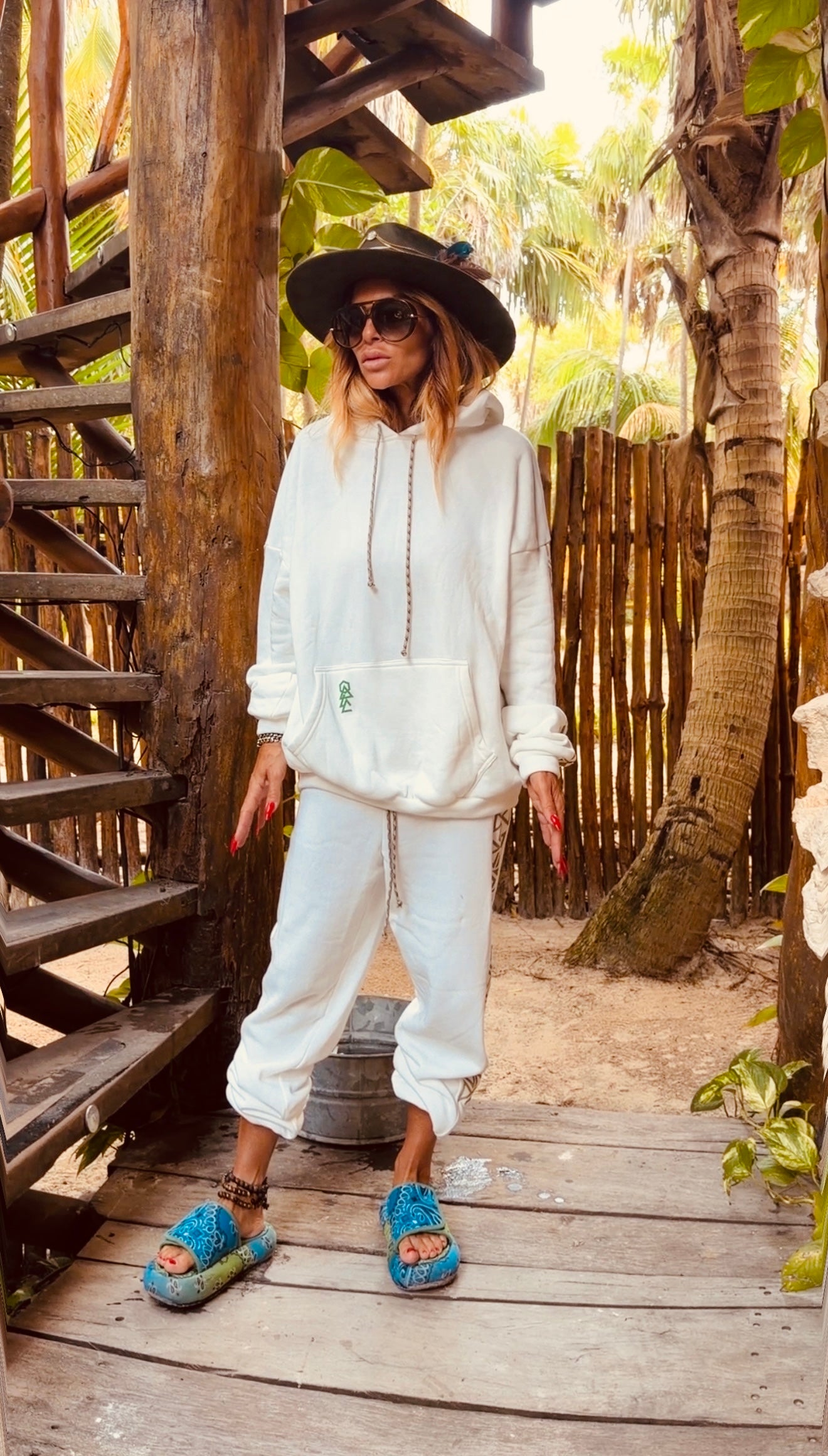 RAZIEL — MAYA AXIS SET
Blanc Sacré · Or Sable ·Set Raziel +ODLC Pant