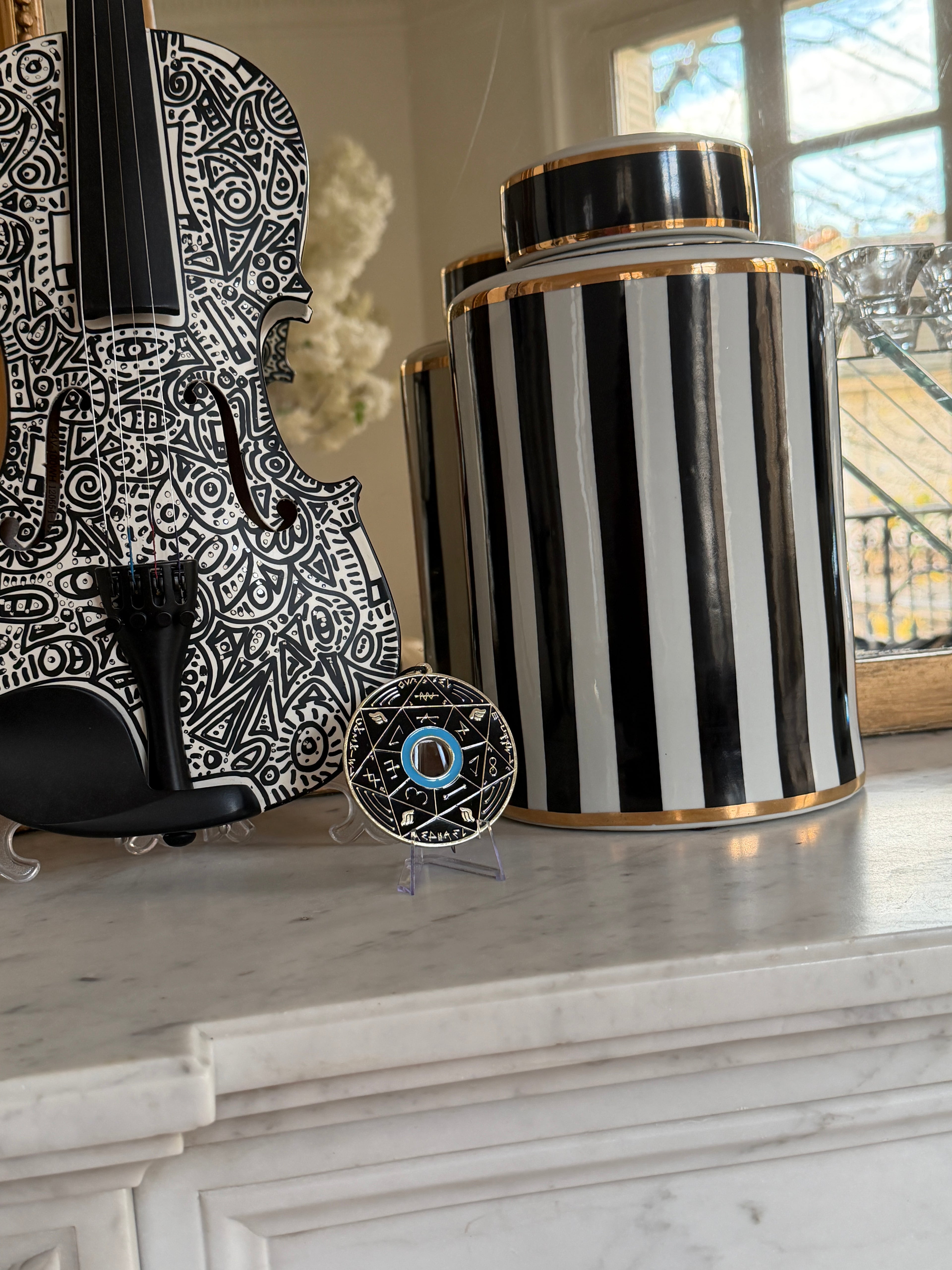 Chevalet Pentacle TRINITY Black & Gold - La Roue des 7 Sceaux - Édition signée de la main de LA CONNAISSANCE - Limited Edition