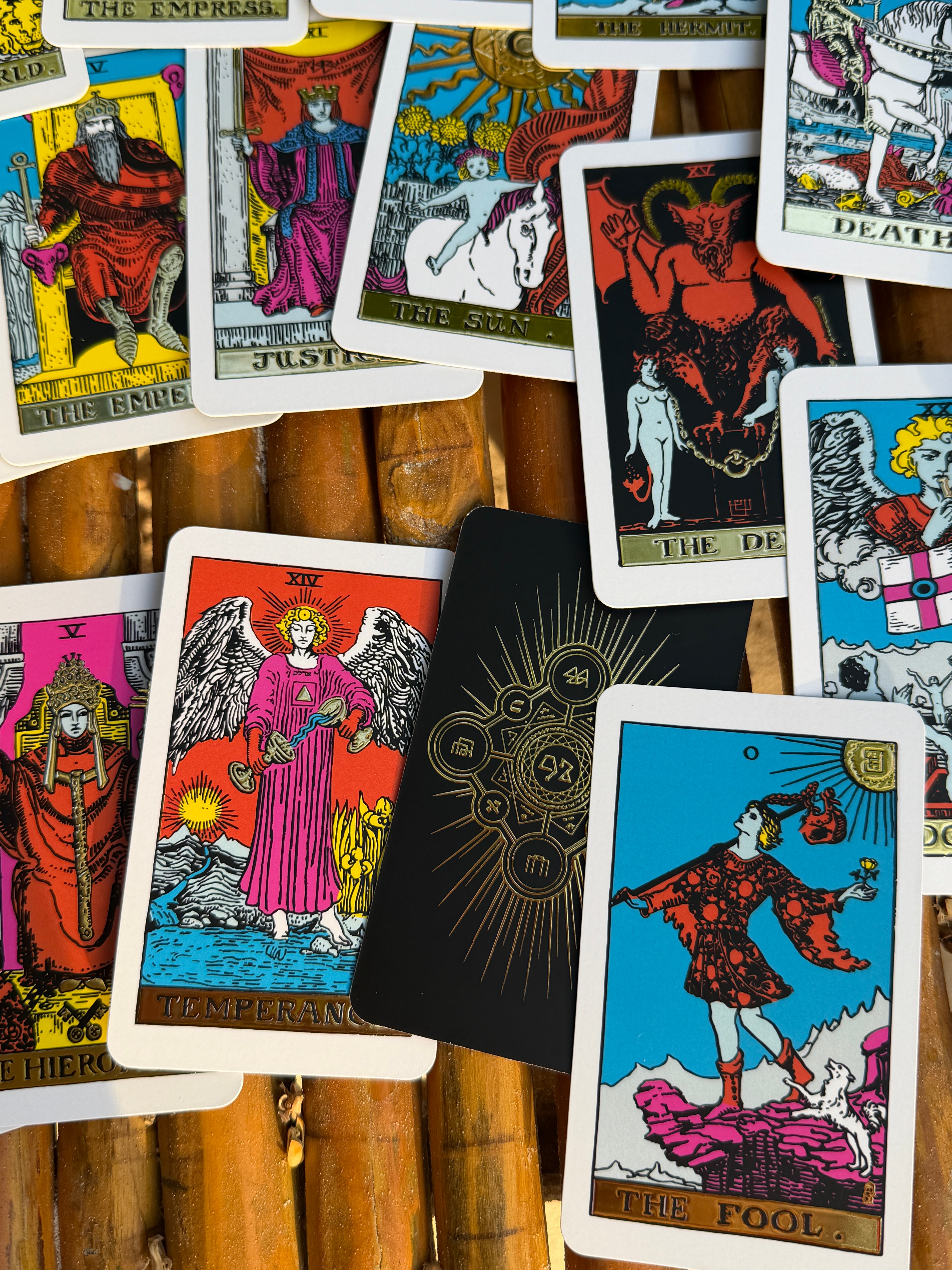 THE KNOWING ONE TAROT
AXIS XXIII