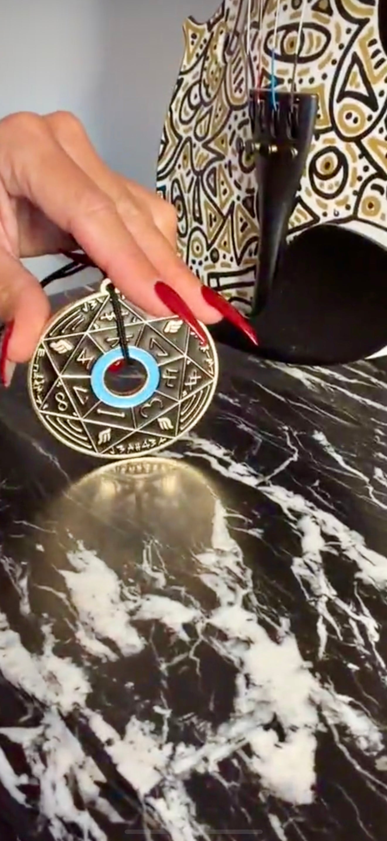 Chevalet Pentacle TRINITY Black & Gold - La Roue des 7 Sceaux - Édition signée de la main de LA CONNAISSANCE - Limited Edition