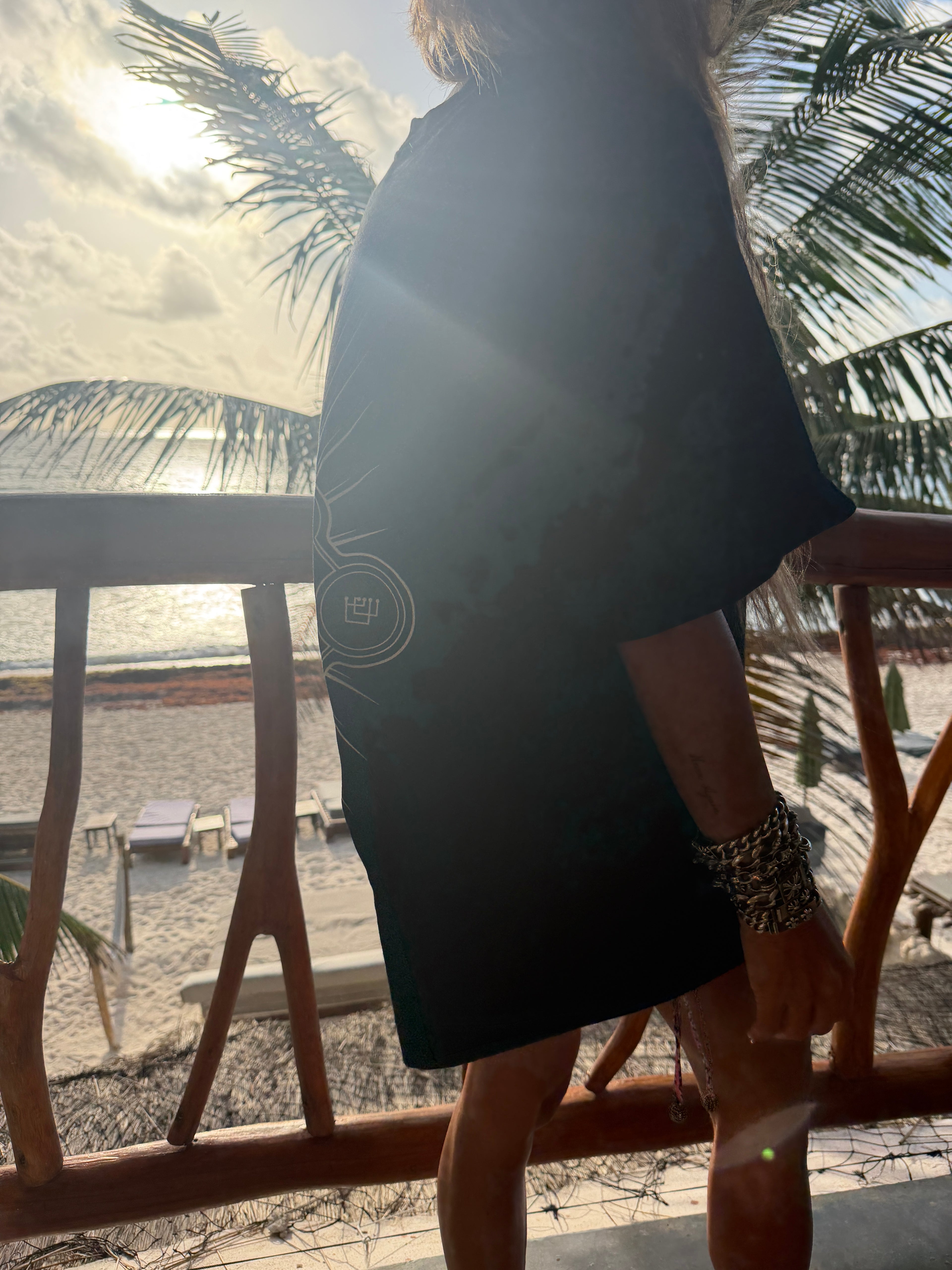 BACK OF KNOWING-BLACK EDITION