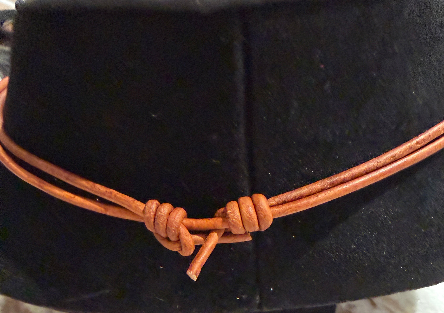 TSAMID TRINITY — BRONZE EDITION**

Collier Bronze — Édition Limitée