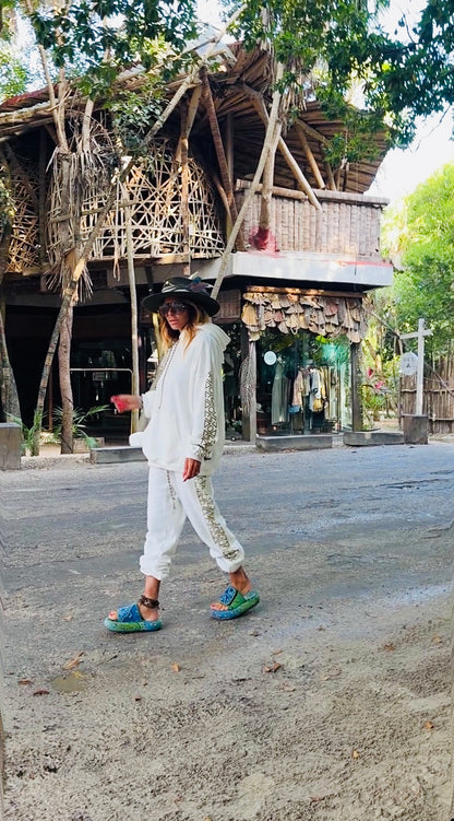 RAZIEL — MAYA AXIS SET

Blanc Sacré · Or Sable ·Set Raziel +ODLC Pant