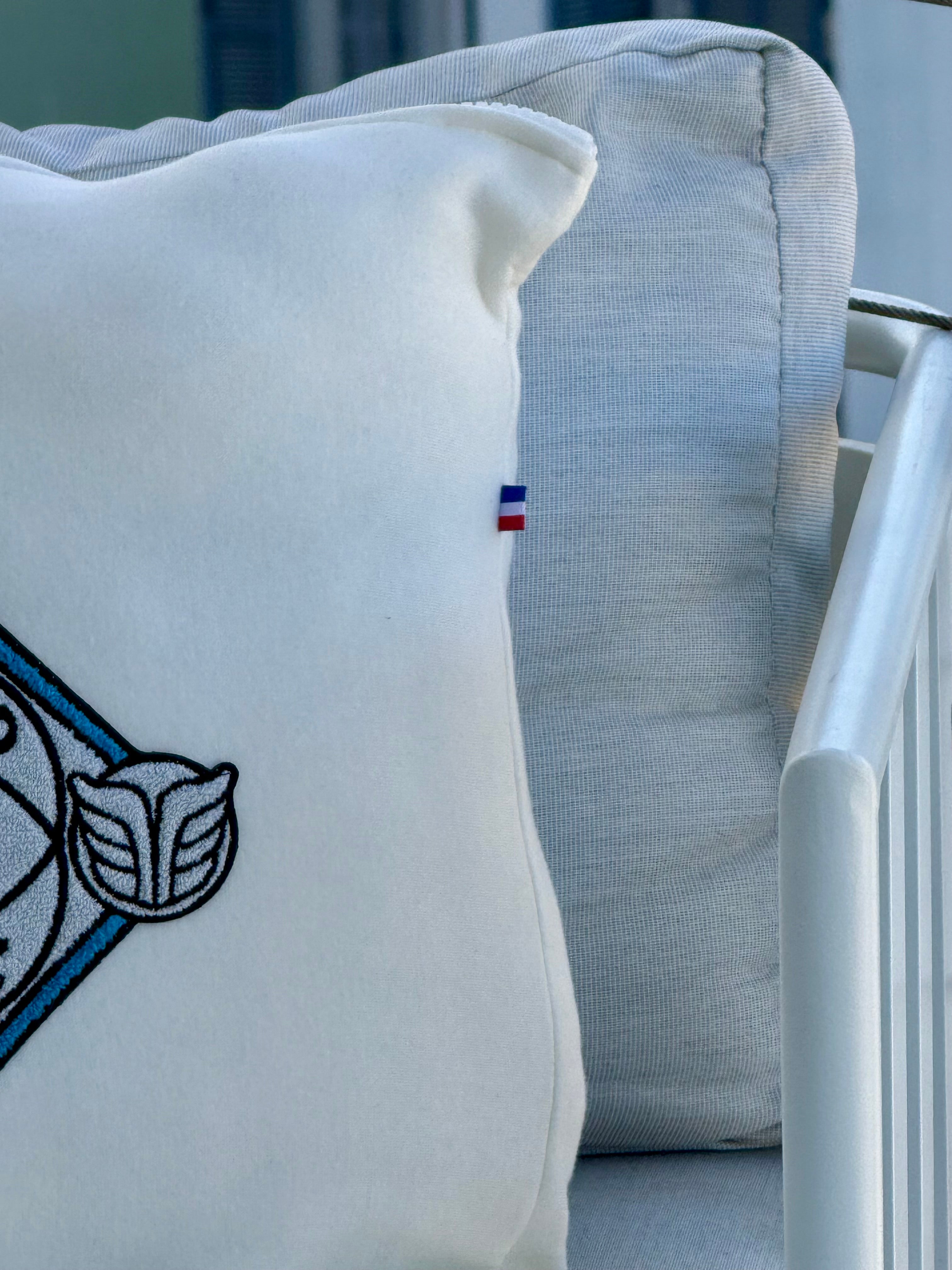 LE GOHEL CASE Off-White - Case Limited Edition