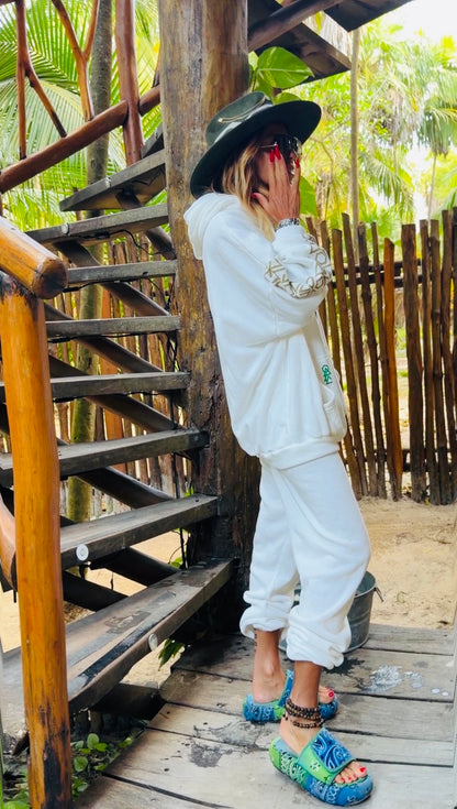 RAZIEL — MAYA AXIS SET

Blanc Sacré · Or Sable ·Set Raziel +ODLC Pant