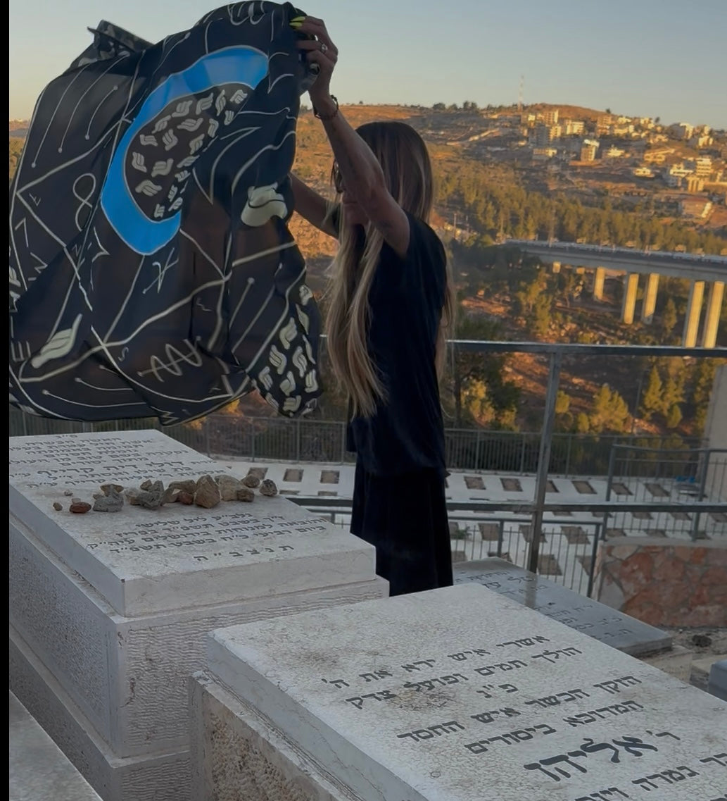 TRINITY Black &amp; Gold - Mamy Dolly Prayer Schawl Limited Edition