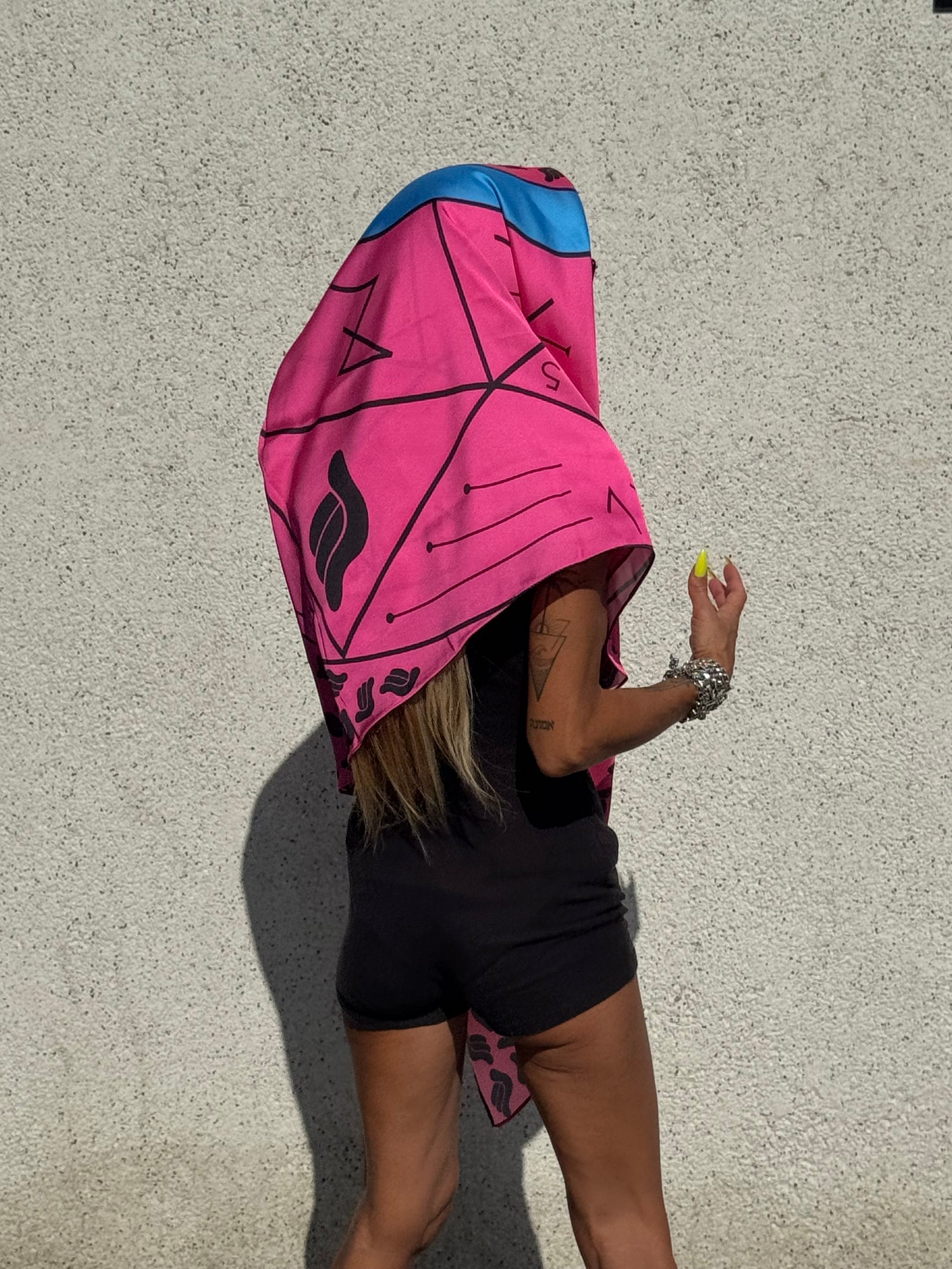 TRINITY Pink - Mamy Dolly Prayer Schwal Limited Edition