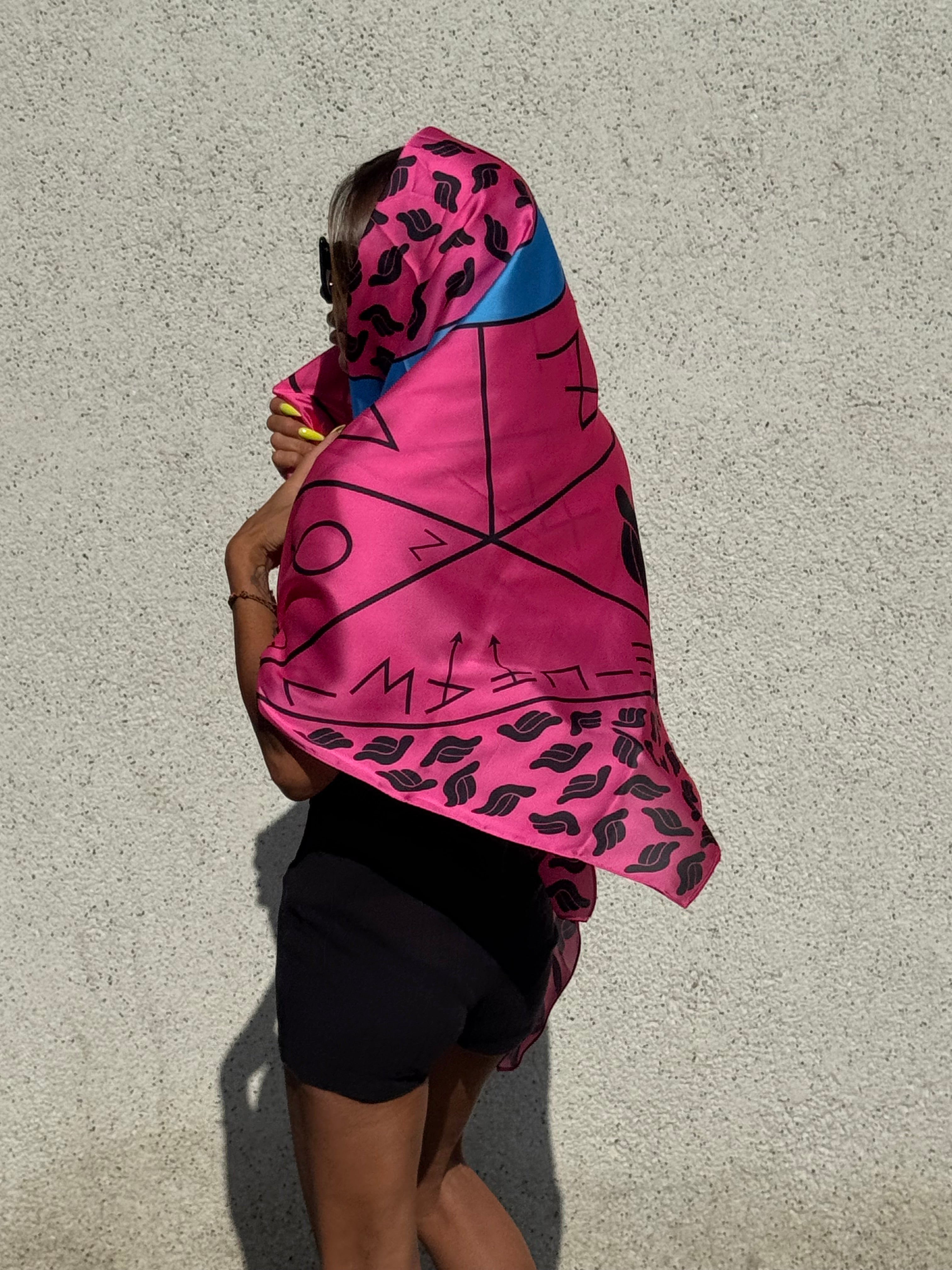 TRINITY Pink - Mamy Dolly Prayer Schwal Limited Edition