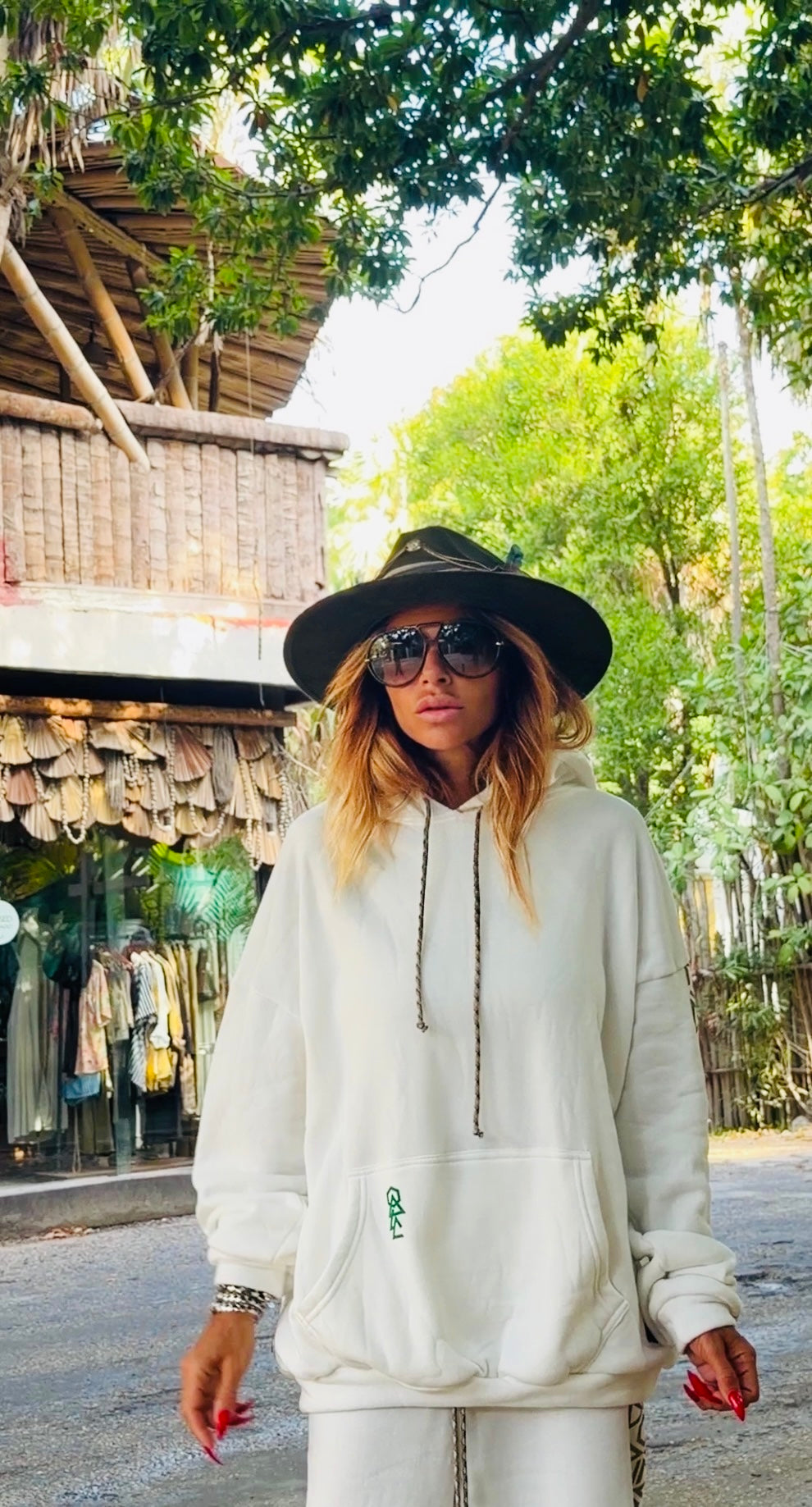 RAZIEL — MAYA AXIS SET

Blanc Sacré · Or Sable ·Set Raziel +ODLC Pant