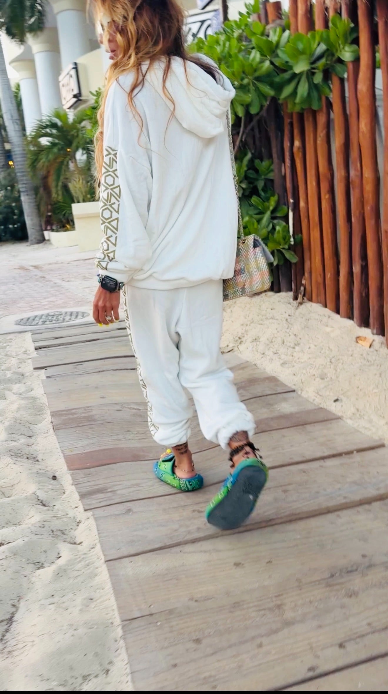 RAZIEL — MAYA AXIS SET

Blanc Sacré · Or Sable ·Set Raziel +ODLC Pant