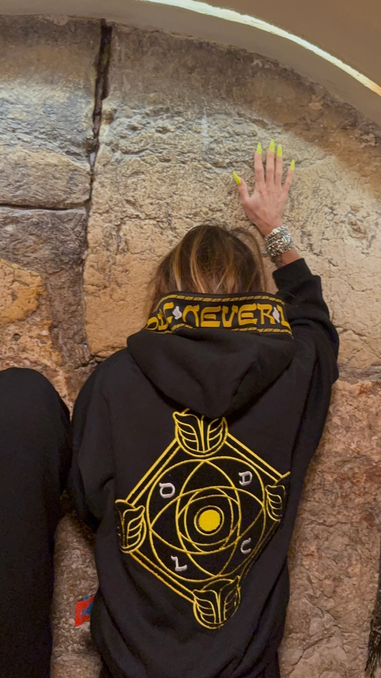 LE GOHEL Black &amp; Gold - Hoodie Limited Edition