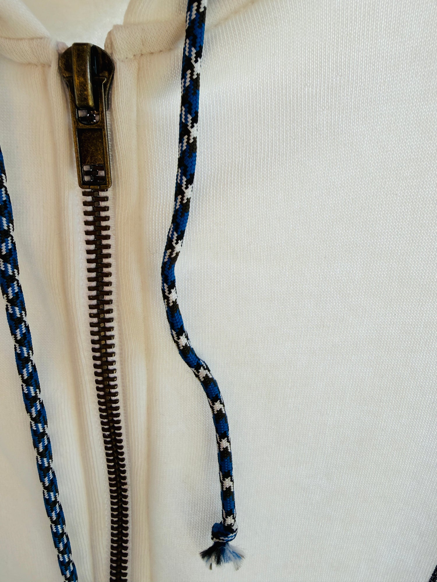 RAZIEL — ALBA TRINITY

White Edition