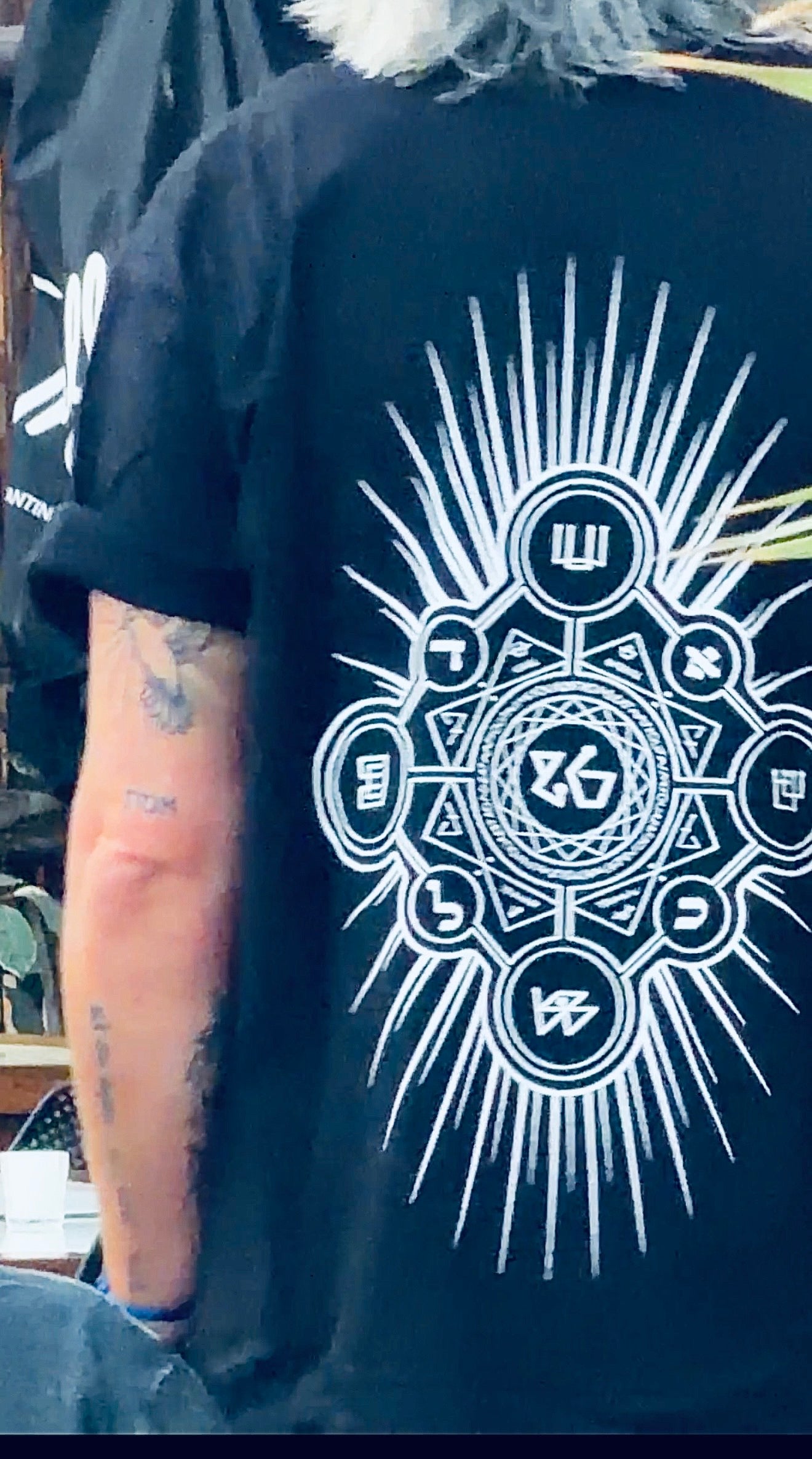 BACK OF KNOWING-BLACK EDITION