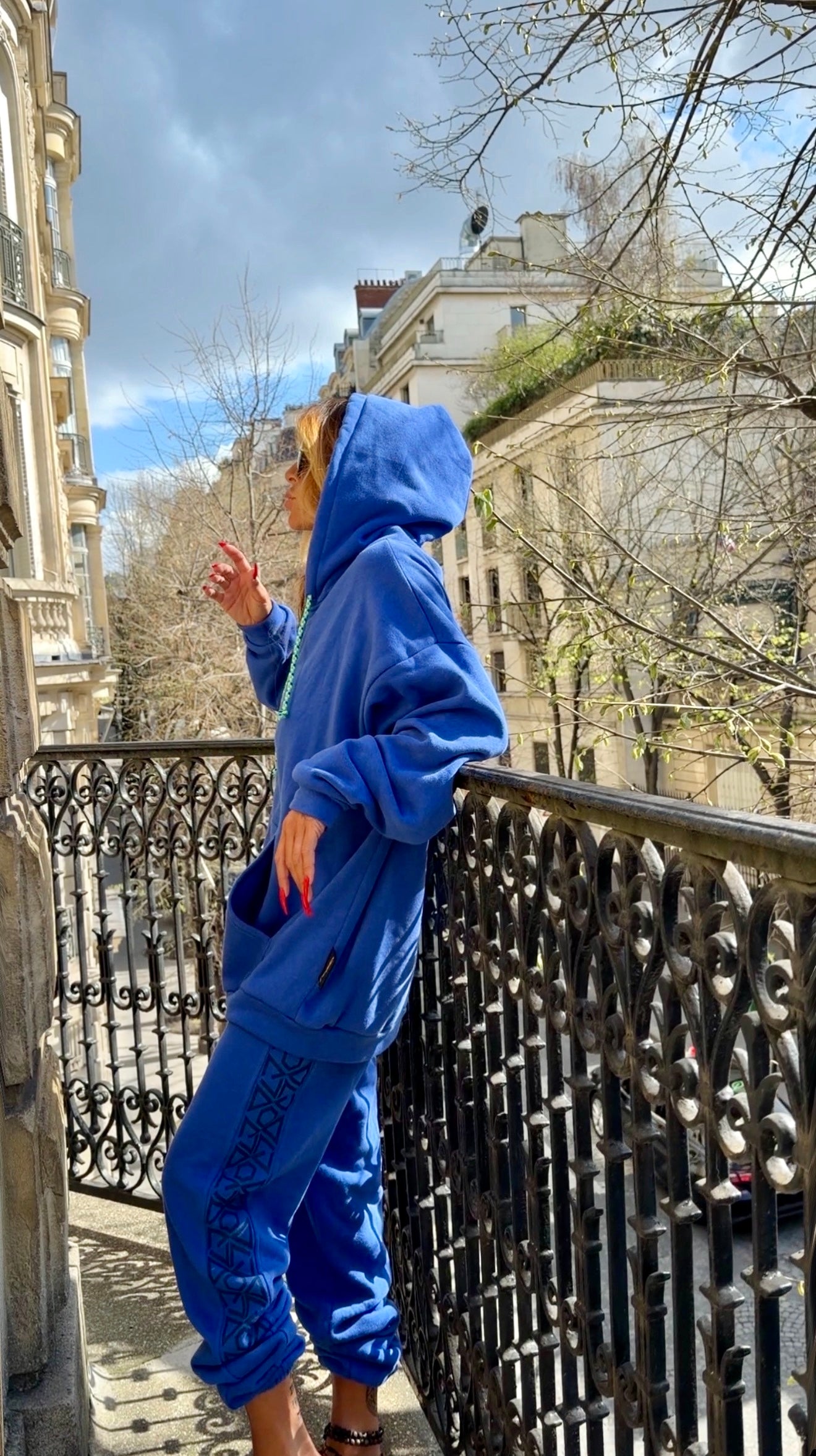 RAZIEL — BAJINO BLUE SET ( Raziel+Pant ODLC)

Back of Knowing Edition