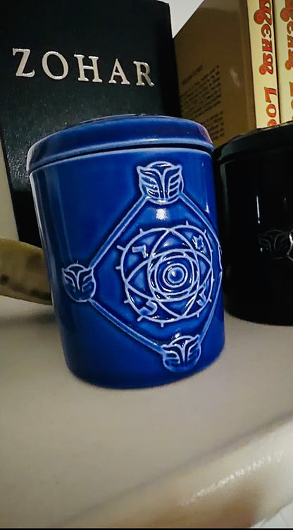 Bougie NERTAMID Bleue parfumée Miel Cannelle