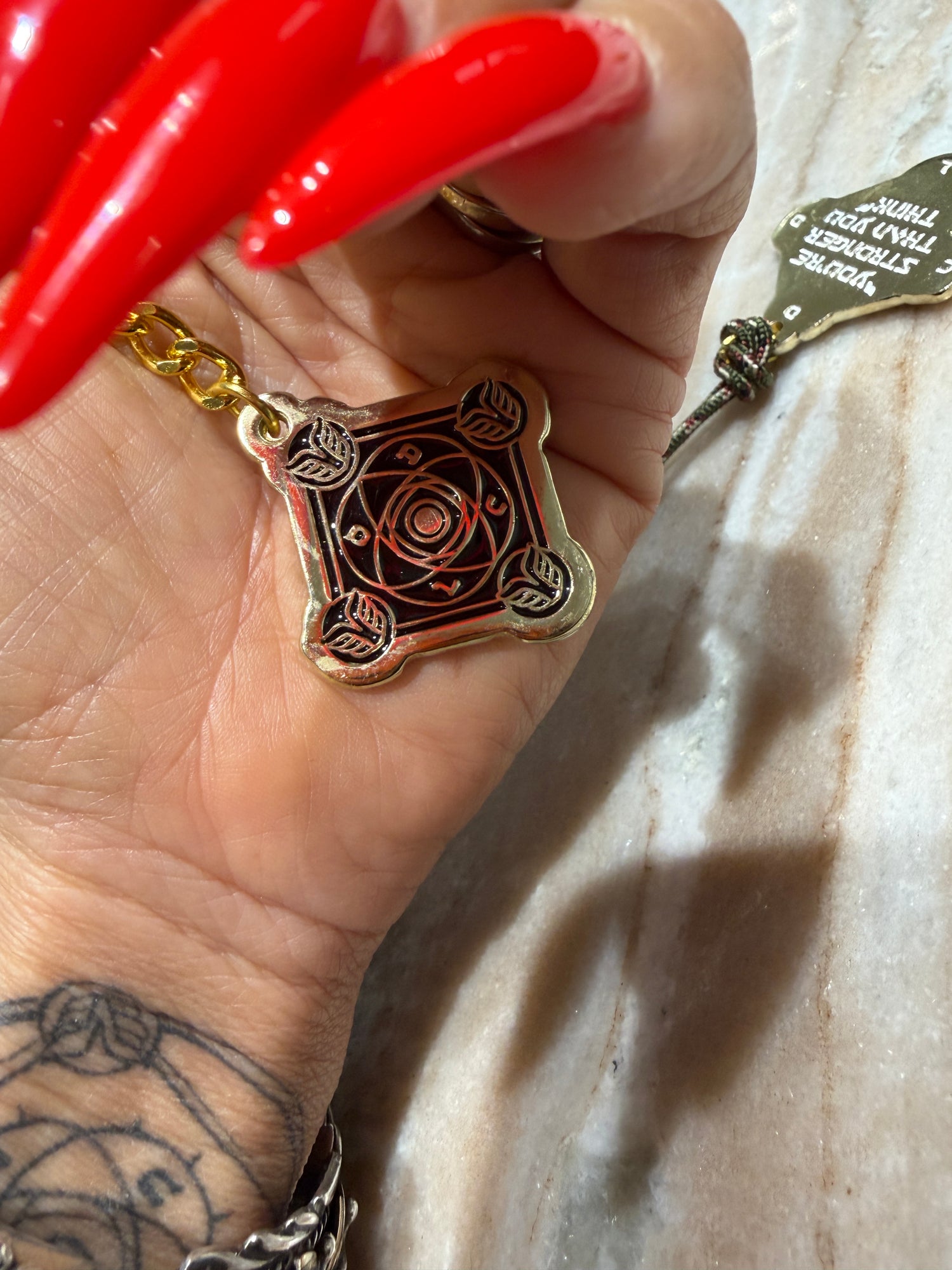 Porte-clé Talisman Kabbalistique KOUMAZ Black &amp; Gold - Limited Edition