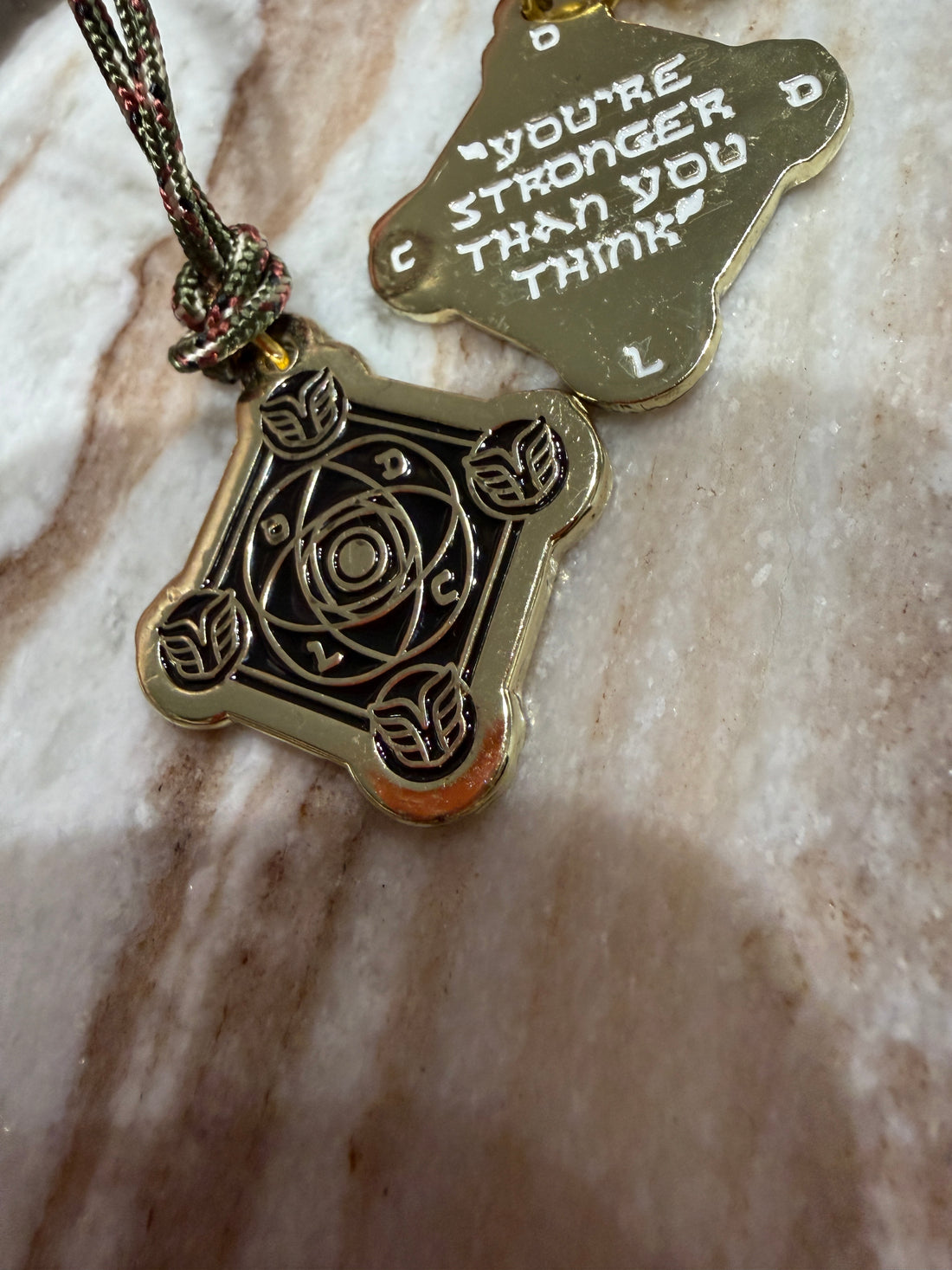 Pendentif Talisman Kabbalistique KOUMAZ Black &amp; Gold - Limited Edition