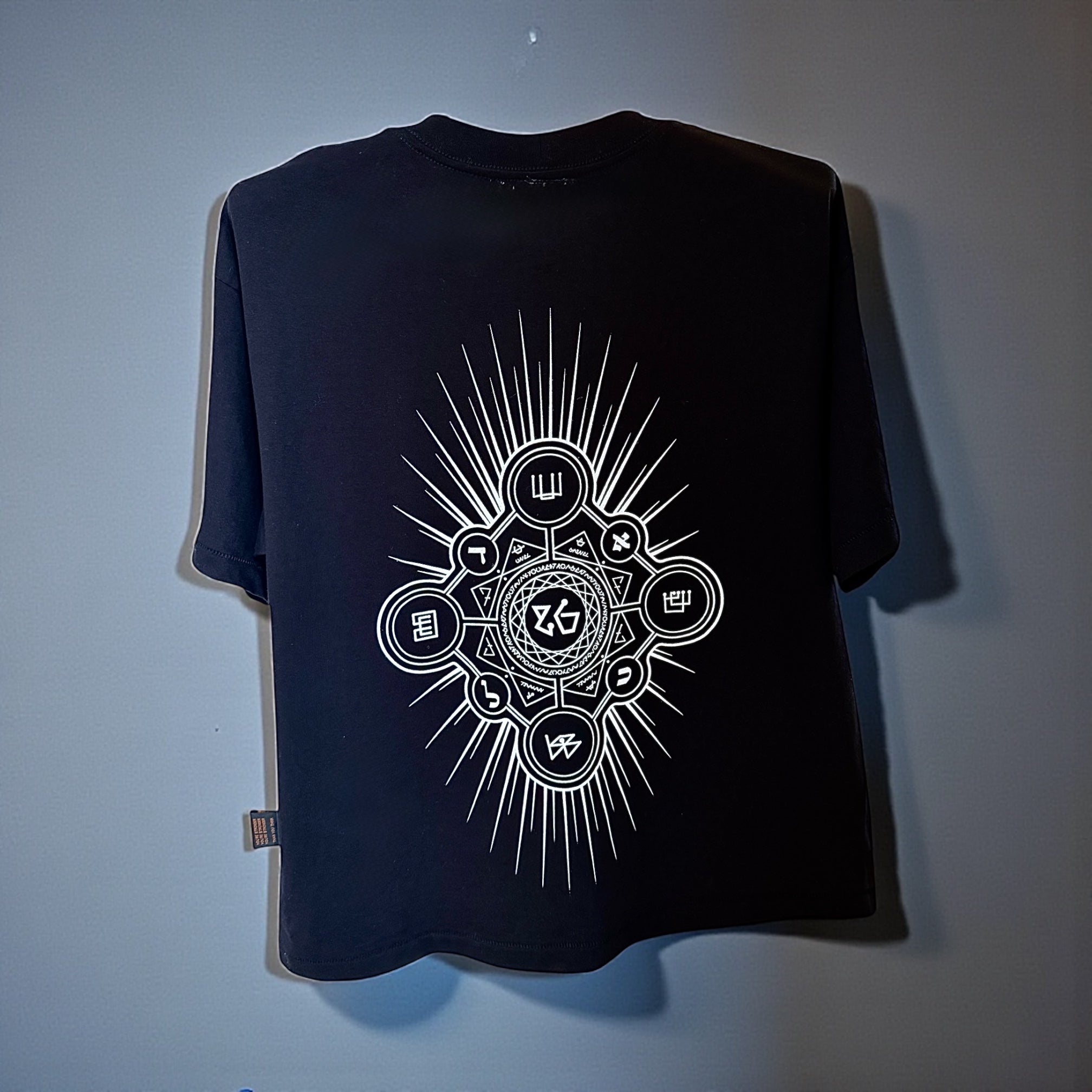 BACK OF KNOWING-BLACK EDITION