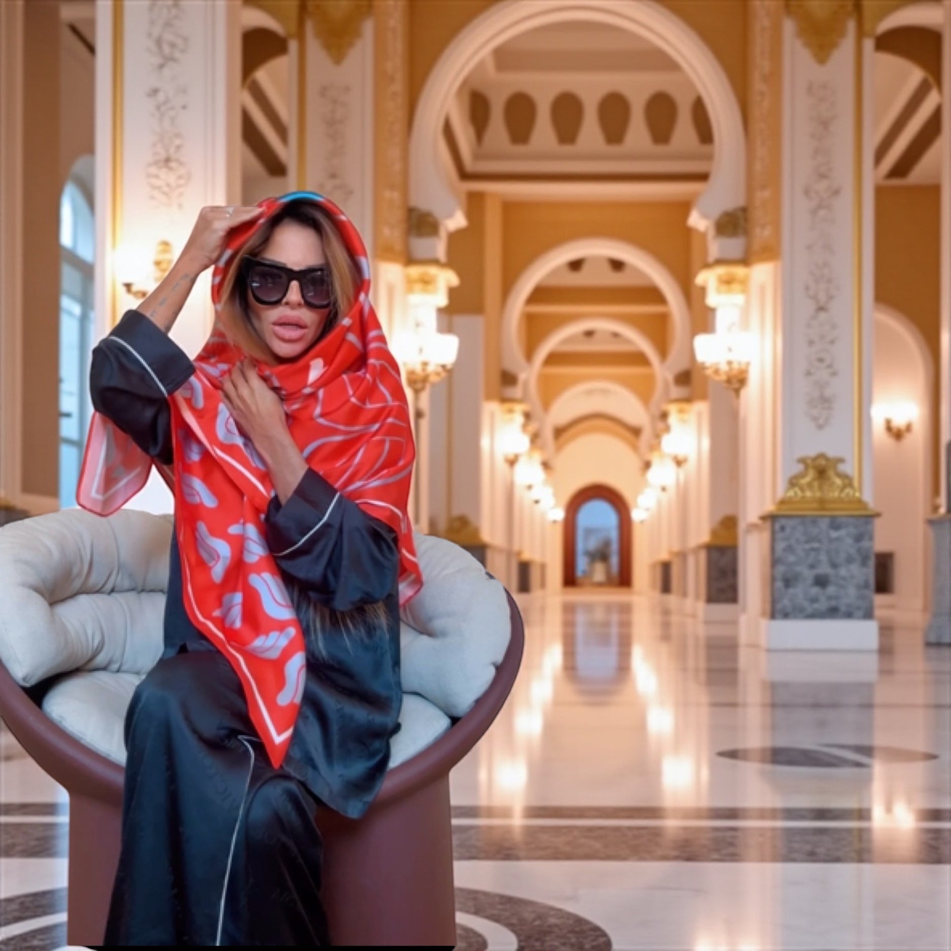 LA CONNAISSANCE Red &amp; Grey - Mamy Dolly Prayer Schwal Limited Edition