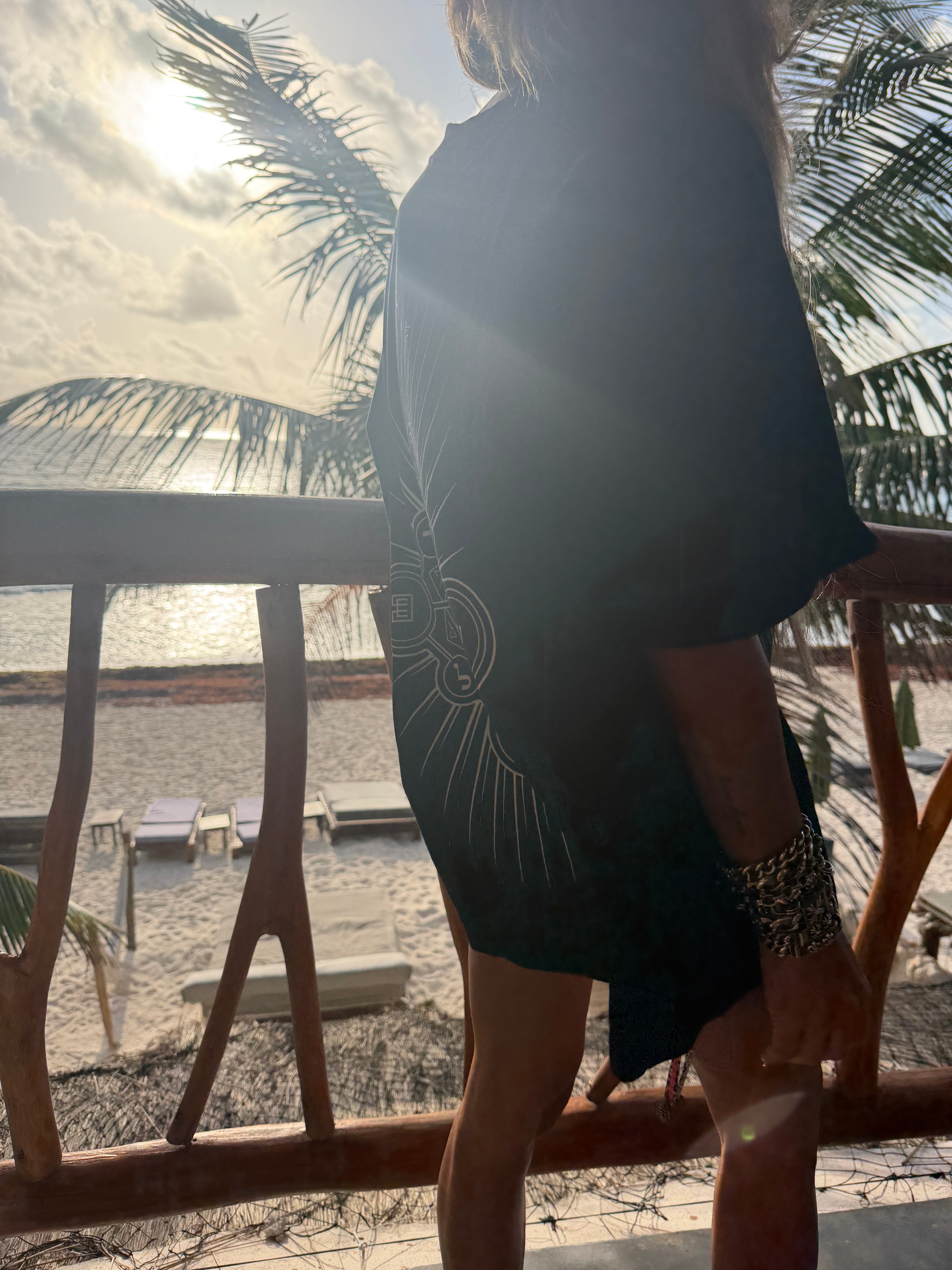 BACK OF KNOWING-BLACK EDITION