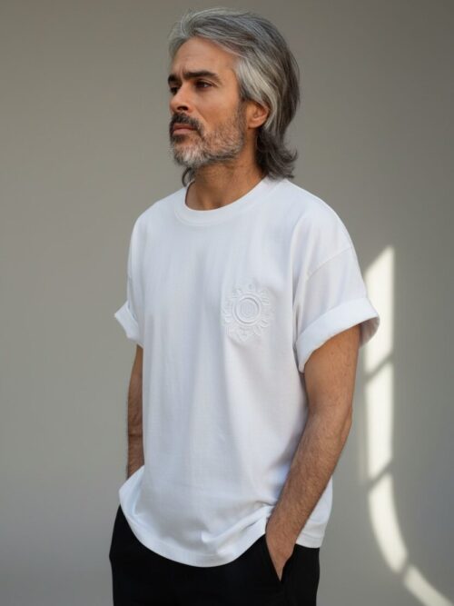 THE BAJINO TEE — WHITE EDITION
ÉDITION LIMITÉE — ŒIL DE LA CONNAISSANCE