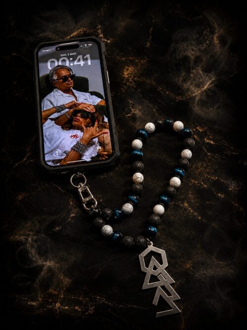 NETZAH — PHONE TALISMAN — POLAR TIGER EDITION ❄️
White Howlite • Blue Tiger’s Eye • Black Lava Stone